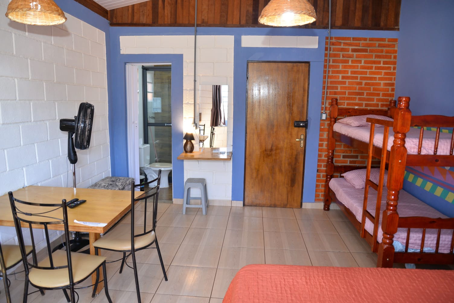 Suite 6 - Standard Superior