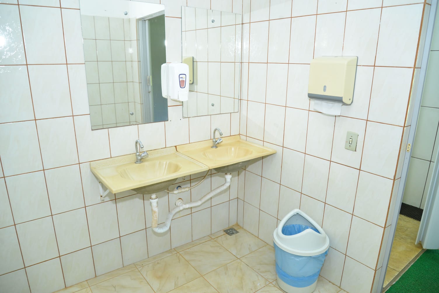 wc-feminino-camping-parkdoslagos (31)