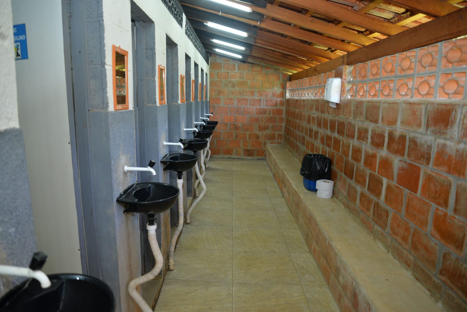 wc-masculino-camping-parkdoslagos (8)